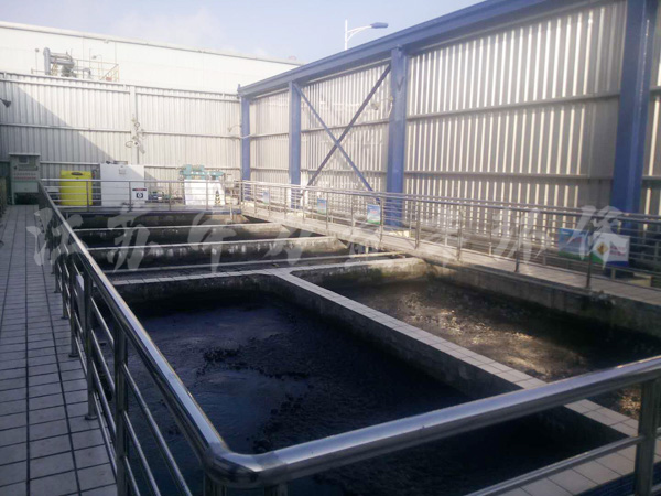 ���̰���