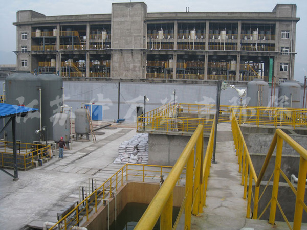 ���̰���