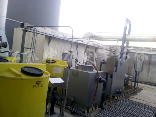 ���̰���