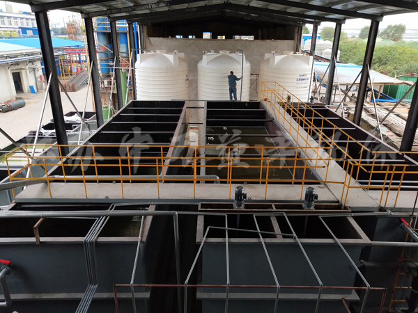 ���̰���