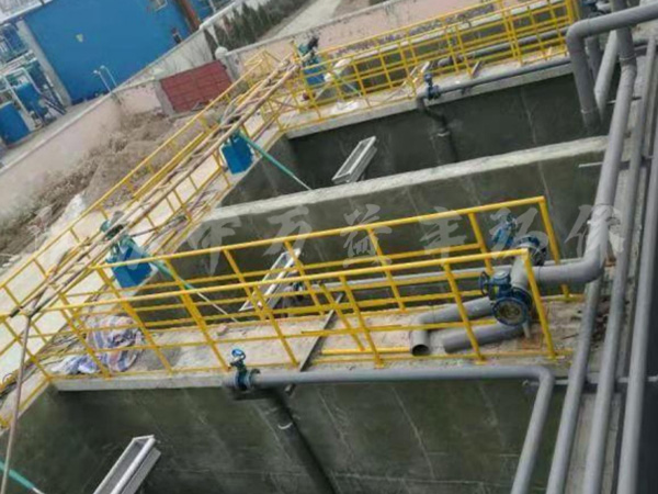 ���̰���